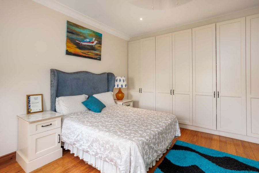 5 Bedroom Property for Sale in Val De Vie Estate Western Cape
